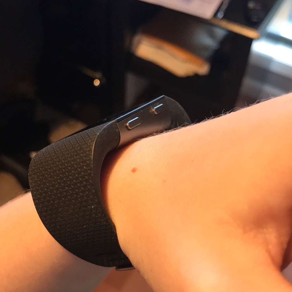 Fitbit Surge - Picture 8 of 8